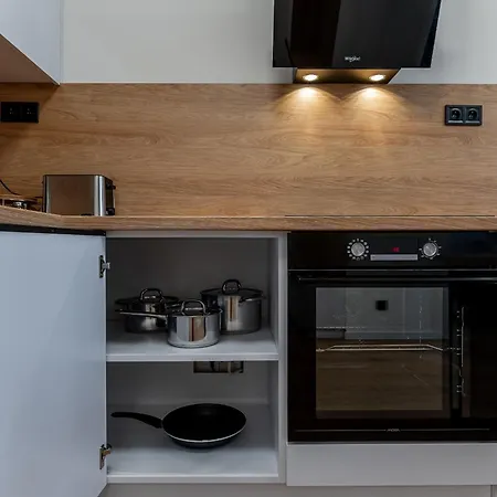 Uplne Novy Pri Auparku 1 , Center Pre 4 Osoby 아파트 *