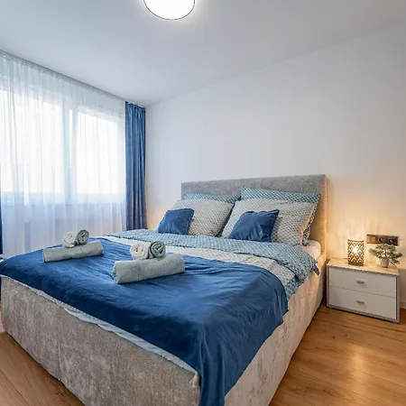 Uplne Novy Pri Auparku 1 , Center Pre 4 Osoby * Koszyce