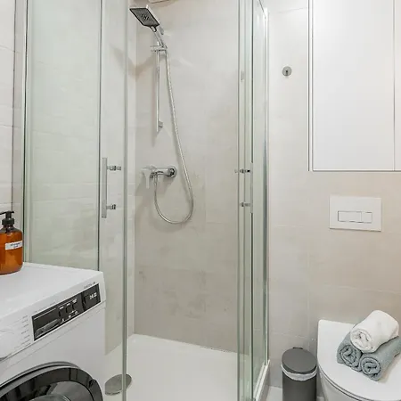 Uplne Novy Pri Auparku 1 , Center Pre 4 Osoby 아파트 코시체