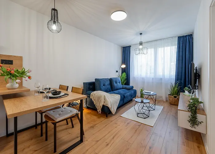 Uplne Novy Pri Auparku 1 , Center Pre 4 Osoby Appartamento *